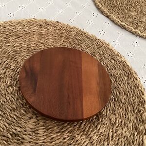 Round Wooden Lid.